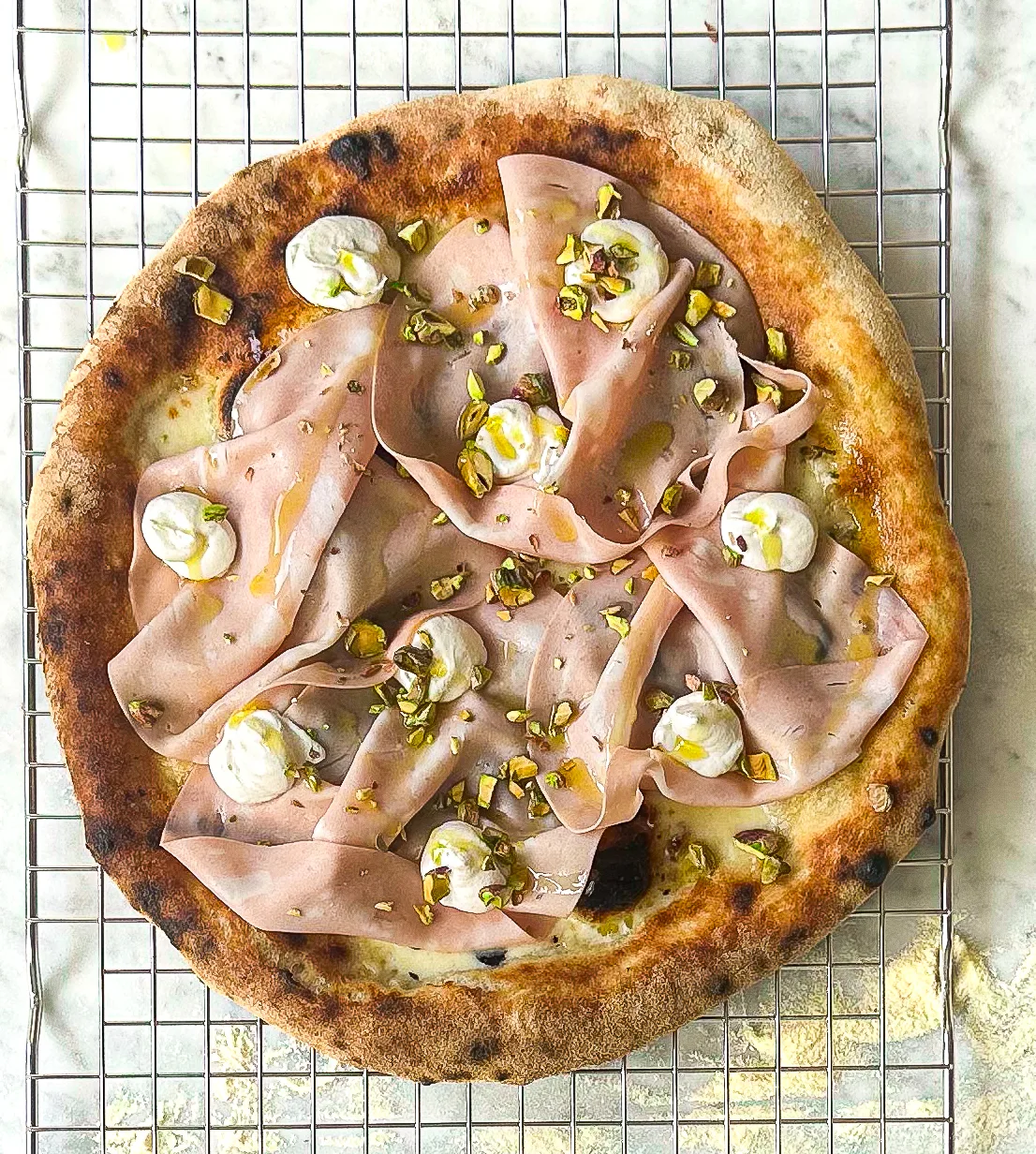 Pizza Bianca met Fior di Latte, Mortadella & Whipped Ricotta