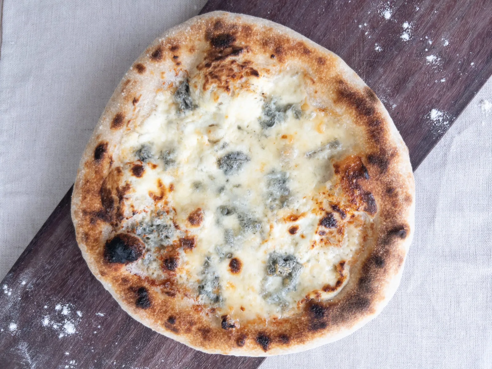 Pizza quattro formaggi